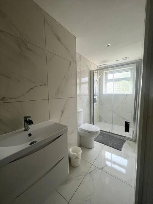 Modern 4 Bed - 10 Mins To Centre Liverpool