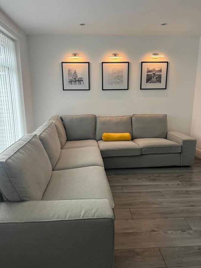 Modern 4 Bed - 10 Mins To Centre * Liverpool